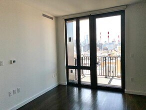 37-40-40 27th St in Queens, NY - Building Photo - Building Photo