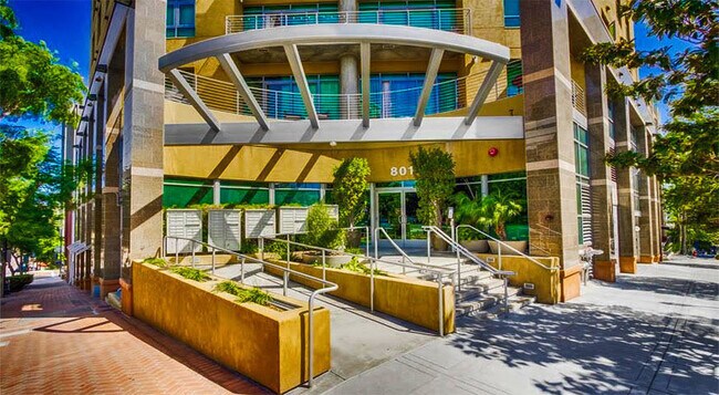 801 Ash St in San Diego, CA - Building Photo - Building Photo