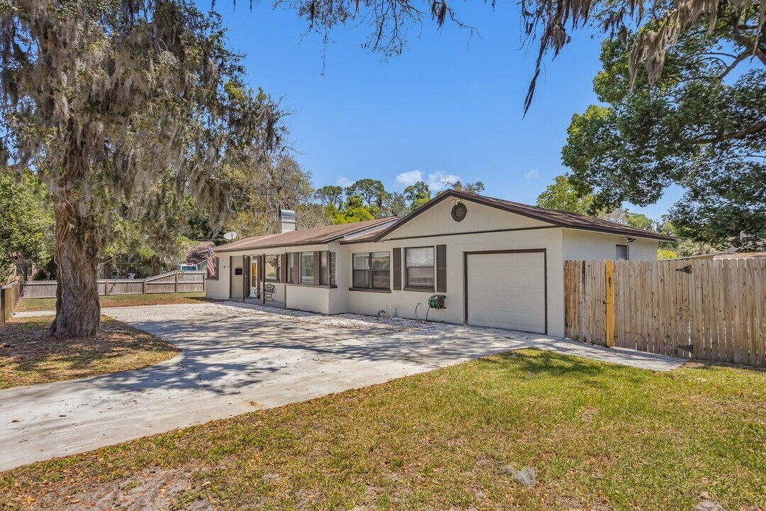 427 Holly Ave in Jacksonville, FL - Foto de edificio