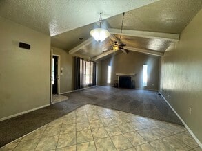 836 Agate Rd in Roswell, NM - Foto de edificio - Building Photo