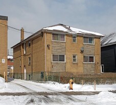 36 Cavell Ave in Toronto, ON - Building Photo