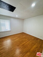 417 W 52nd Pl in Los Angeles, CA - Building Photo - Building Photo