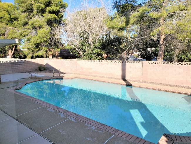 7450 Trudy Ln in Las Vegas, NV - Building Photo - Building Photo