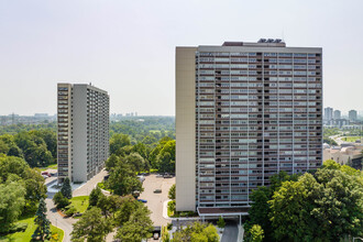 Wynford Tower in Toronto, ON - Building Photo - Building Photo