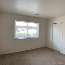 2207 S Buckley Rd in Aurora, CO - Foto de edificio - Building Photo