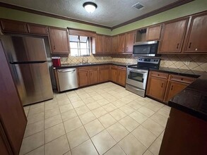 1218 Meadowridge Dr in Beaumont, TX - Building Photo - Building Photo