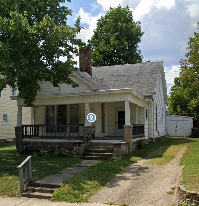 910 7th St Rentals in Charleston, IL