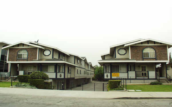 361-363 S Arroyo Dr in San Gabriel, CA - Foto de edificio - Building Photo