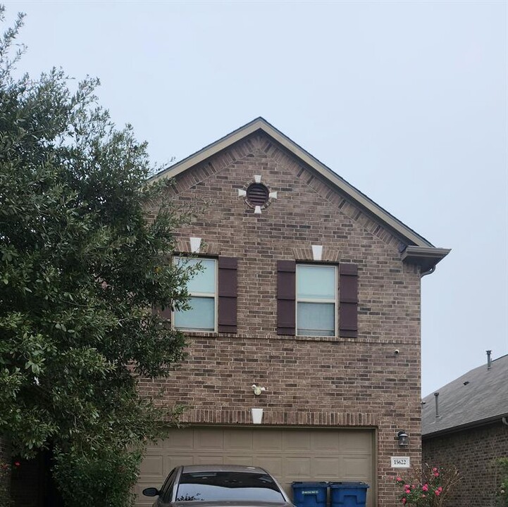 15622 Carberry Hills Ct in Houston, TX - Foto de edificio