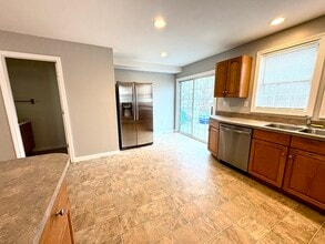 46 Lake St in Weymouth, MA - Building Photo - Building Photo