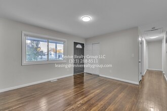 1000 Hunter Ave in Ypsilanti, MI - Building Photo - Building Photo