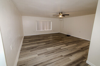 13211 Rincon Rd in Apple Valley, CA - Building Photo - Building Photo