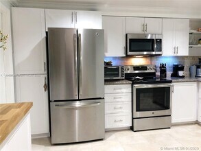 1372 Veracruz Ln in Weston, FL - Building Photo - Building Photo