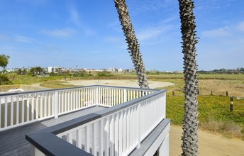 425 Culver Blvd in Playa Del Rey, CA - Foto de edificio - Building Photo