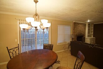 6419 NW 63rd St in Warr Acres, OK - Building Photo - Building Photo