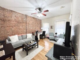 39 Hemenway St, Unit 2 in Boston, MA - Building Photo
