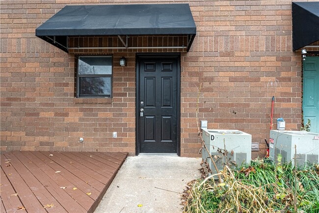 250 N Madison St in Siloam Springs, AR - Building Photo - Building Photo