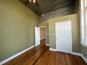43 N 3rd St, Unit B in Newark, OH - Foto de edificio - Building Photo