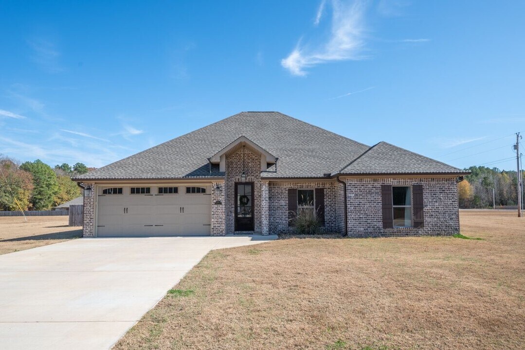 66 Jude Ln in Caledonia, MS - Building Photo