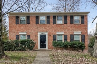 5902 Stone Bluff Rd in Louisville, KY - Building Photo