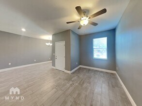 8408 N 17th St in Tampa, FL - Building Photo - Building Photo