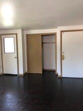 7429 W Beckett Ave, Unit Upper unit in Milwaukee, WI - Building Photo - Building Photo