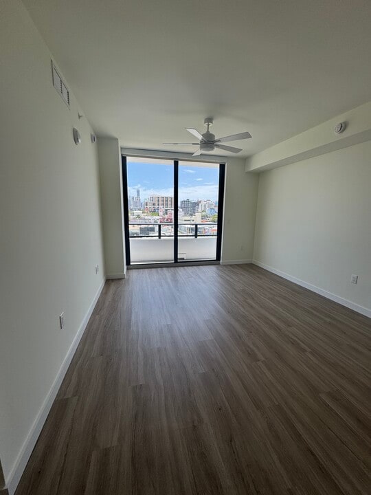 244 NW 31st St, Unit B1 in Miami, FL - Building Photo