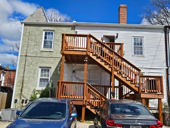 330 Delafield Pl NW, Unit 1 in Washington, DC - Building Photo - Building Photo