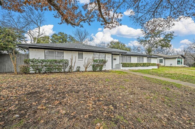 12412 Veronica Rd in Farmers Branch, TX - Building Photo - Building Photo