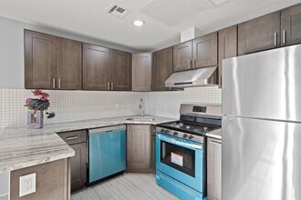 100 Griffith St, Unit 1r in Jersey City, NJ - Building Photo - Building Photo