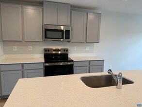 99 Oldfield Dr in Charlottesville, VA - Building Photo - Building Photo