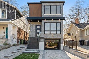 122 Warden Ave. in Toronto, ON - Building Photo
