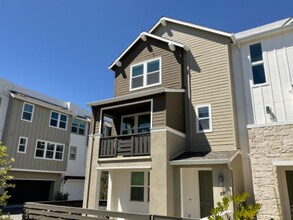 231 Gambrel Cir in Santa Rosa, CA - Building Photo - Building Photo