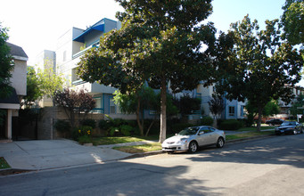 345 N Kenwood St in Glendale, CA - Building Photo - Building Photo