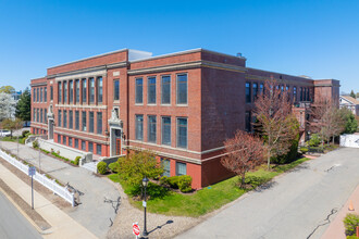 215 Harvard St in Medford, MA - Foto de edificio - Building Photo