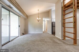 206 Spring Maiden Ct in Glen Burnie, MD - Building Photo - Building Photo