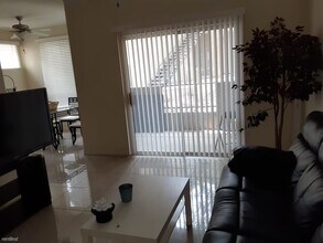 4400 S Jones Blvd-Unit -Unit 1018 in Las Vegas, NV - Building Photo - Building Photo