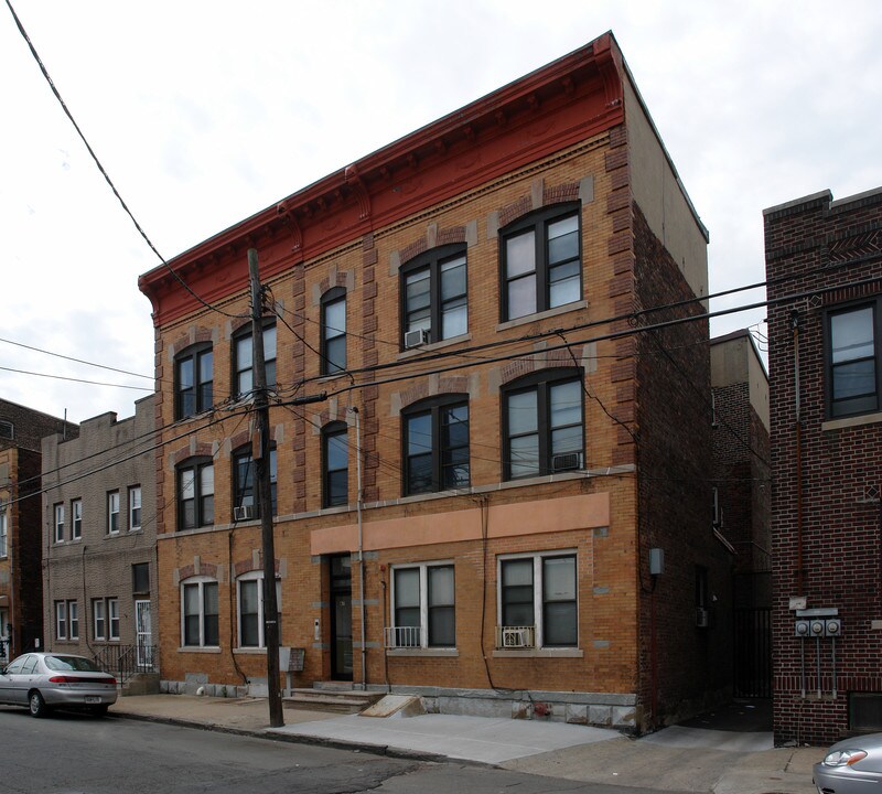 65 Malvern St in Newark, NJ - Building Photo