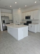 2264 Paravane Way in Wesley Chapel, FL - Building Photo - Building Photo