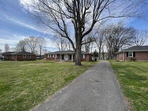 207 N Mulberry St in Cornersville, TN - Building Photo - Building Photo