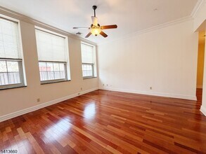 33 Forest Ave in Hawthorne, NJ - Building Photo - Building Photo