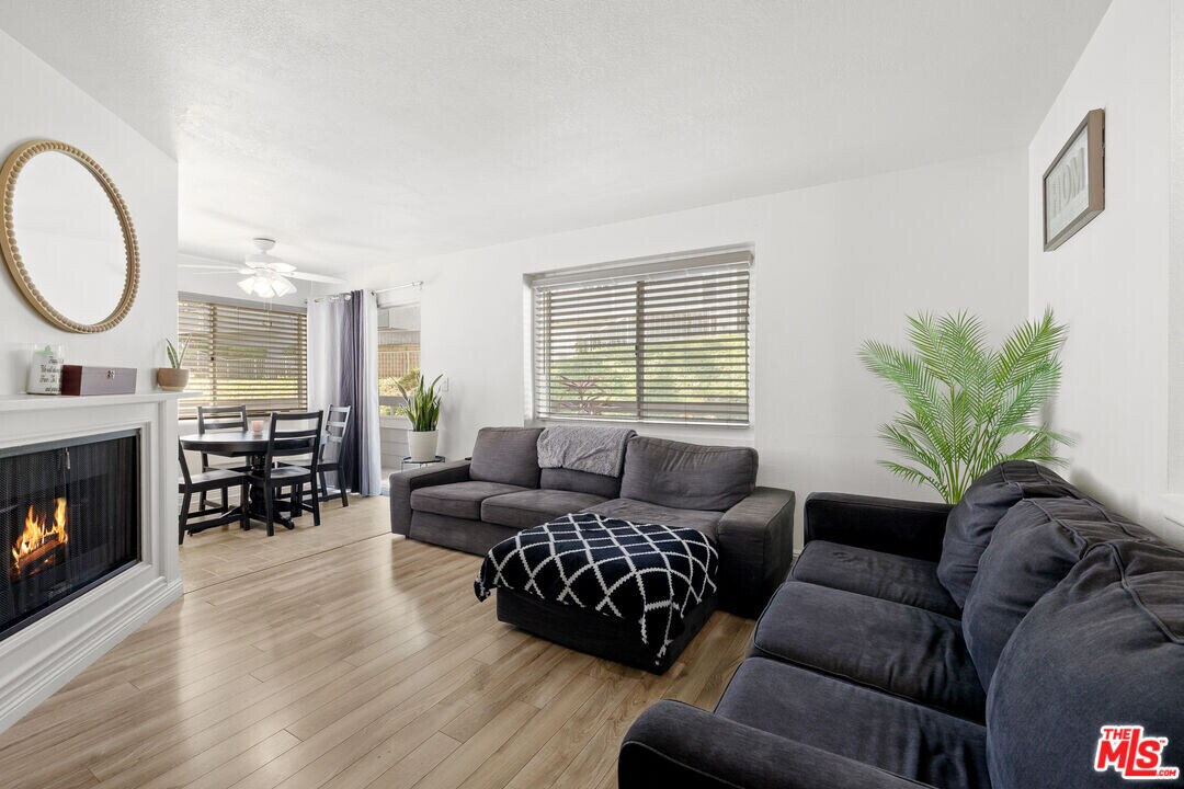26838 Claudette St in Santa Clarita, CA - Building Photo