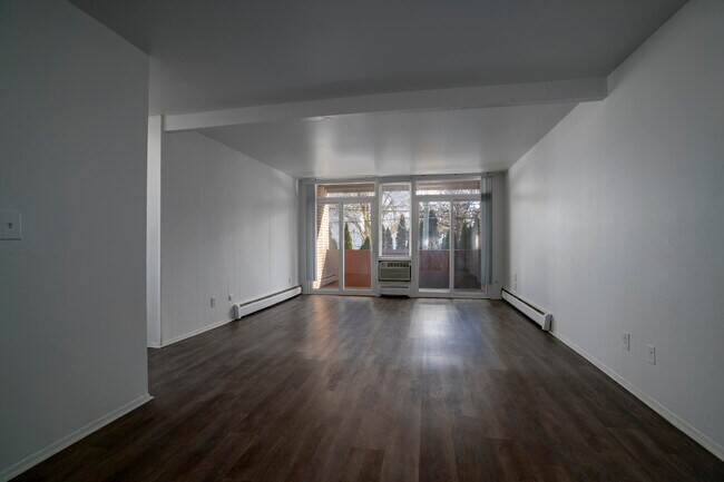 1305 S Congress St in Ypsilanti, MI - Foto de edificio - Interior Photo