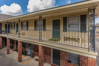 The Plaza in Baton Rouge, LA - Building Photo - Building Photo
