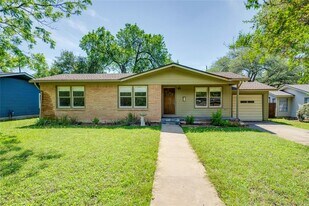 8314 Polar Dr in Austin, TX - Building Photo