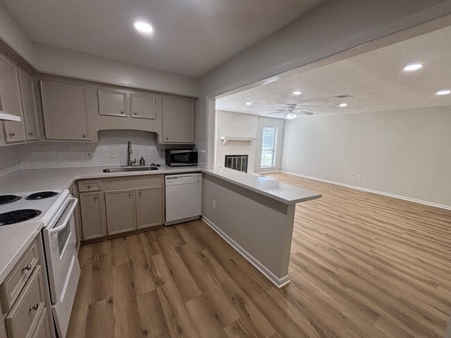 916 Trailwood Blvd in Lufkin, TX - Building Photo - Building Photo