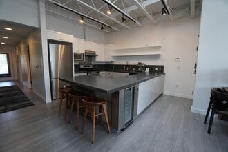 1509 Abbot Kinney Blvd, Unit Unit B in Venice, CA - Building Photo - Building Photo
