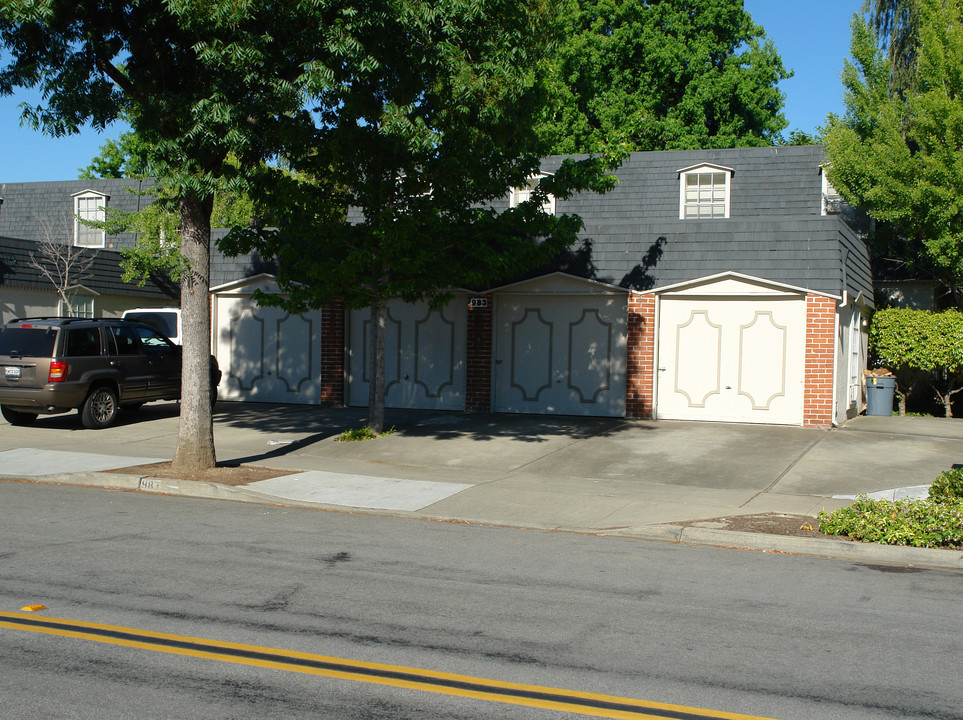 983 Ponderosa Ave in Sunnyvale, CA - Building Photo