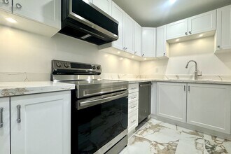 418 Brunswick Ave in Toronto, ON - Building Photo - Building Photo