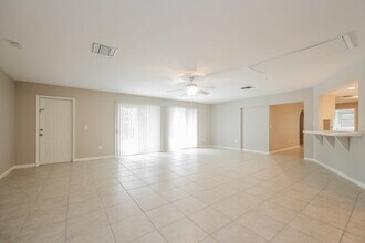 2414 Davis Blvd in Ft. Myers, FL - Building Photo - Building Photo